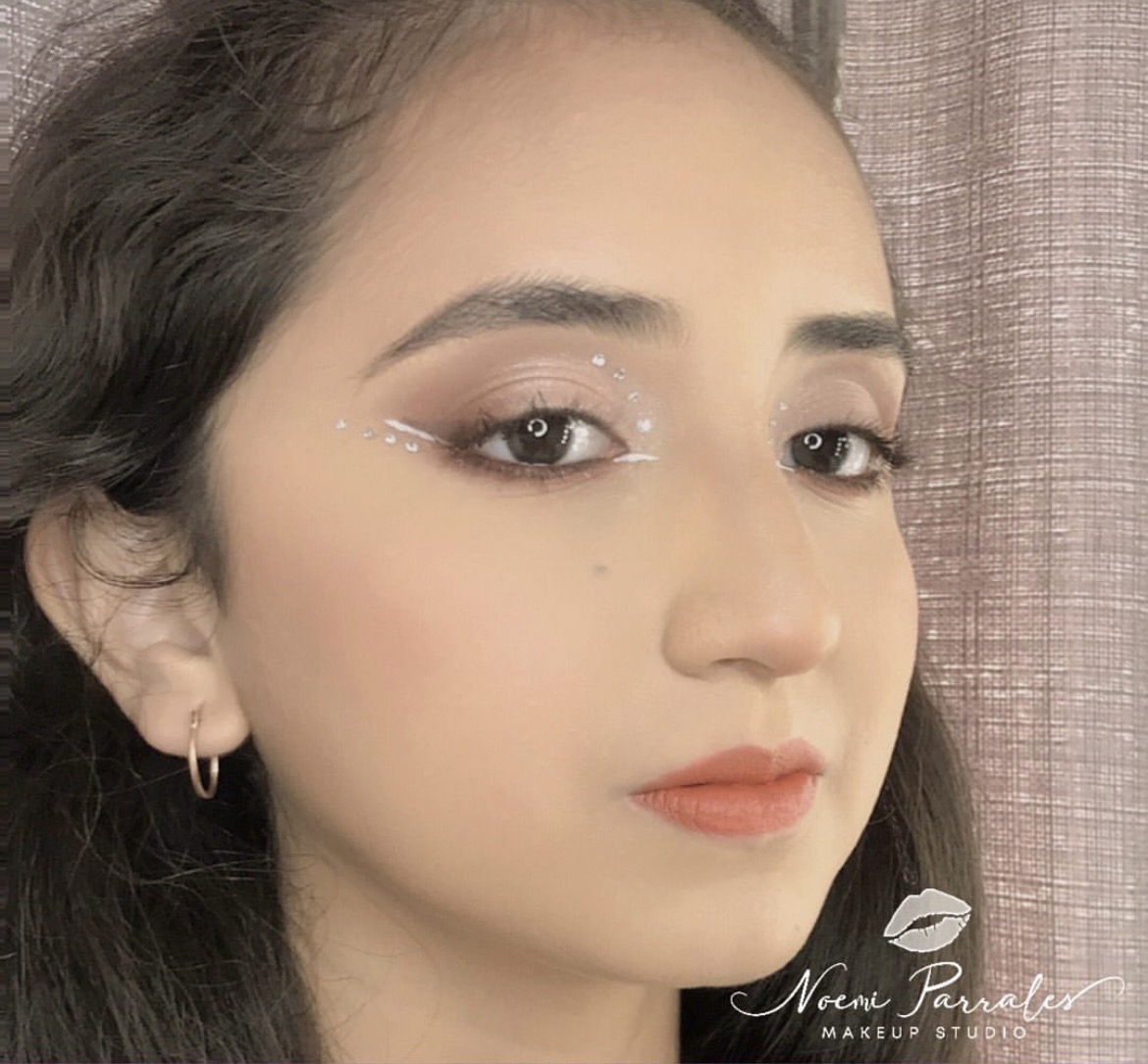 Maquillaje de quinceañera profesional - Noemi Parrales Beauty Studio Piura