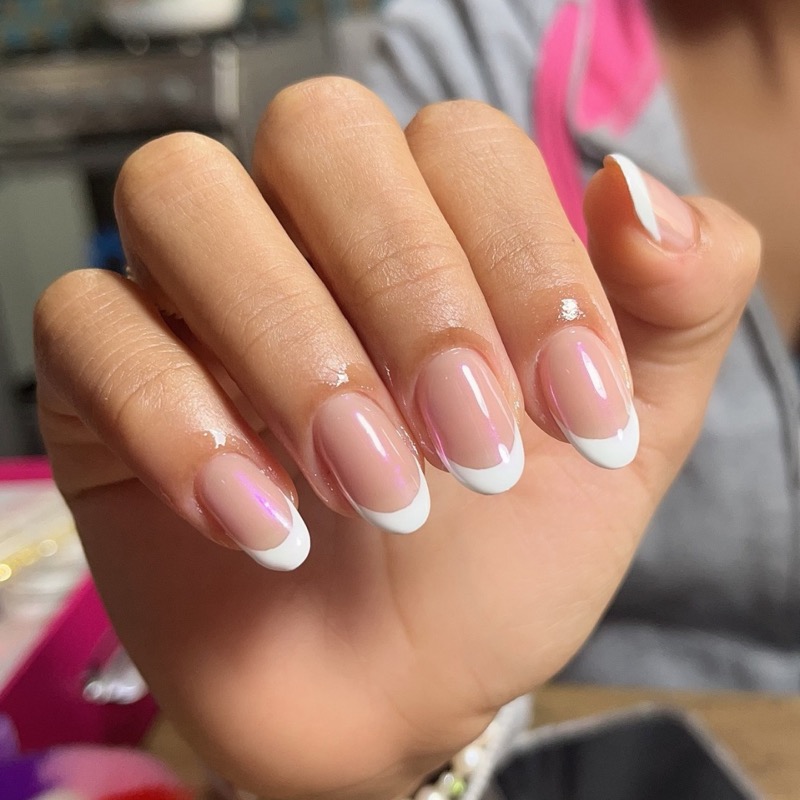 Manicura en uñas naturales - Noemi Parrales Beauty Studio Piura